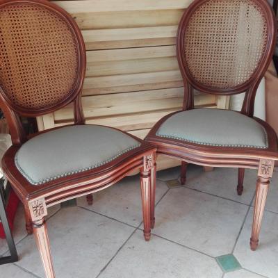 Chaises simili cuir raie